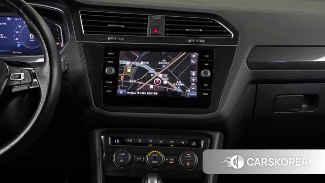 Volkswagen Tiguan Allspace 2020 Серебристо-серый из Кореи, фото 5