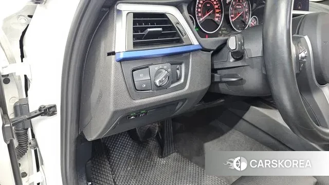 BMW 3 Series (F30) 2018 Белый из Кореи, фото 5