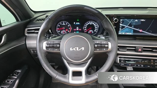 Kia K5 3rd generation 2023 Белый из Кореи, фото 5