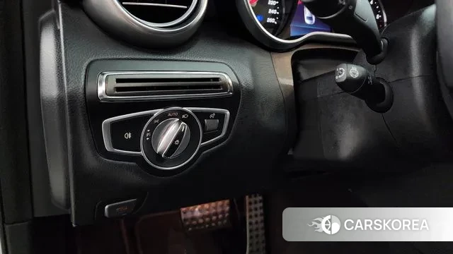 Mercedes-Benz C-Class W205 2019 Белый из Кореи, фото 5