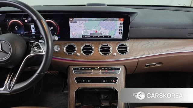 Mercedes-Benz E-Class W213 2022 Белый из Кореи, фото 5