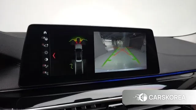 BMW 5 Series (G30) 2018 Светло-серебряный цвет из Кореи, фото 5