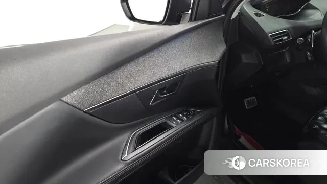 Peugeot 5008 second generation 2018 Серый из Кореи, фото 5