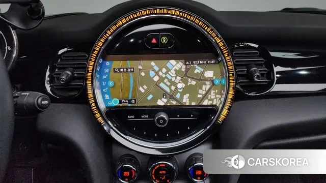 Mini Cooper Convertible 2024 Белый из Кореи, фото 5