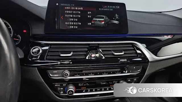 BMW 5 Series (G30) 2018 Белый из Кореи, фото 5