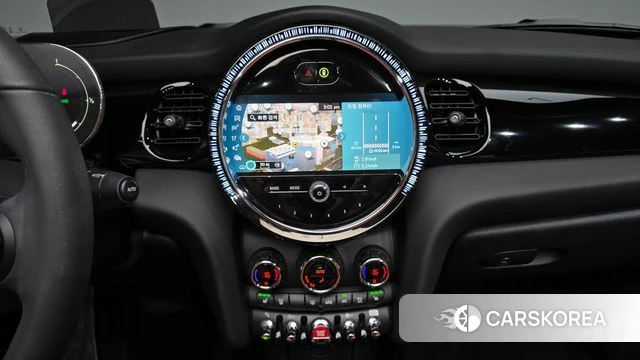 Mini Cooper Convertible 2024 Черный из Кореи, фото 5