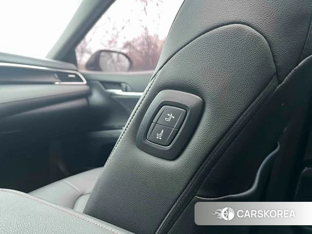 Toyota Camry 2024 Черный из Китая, фото 5