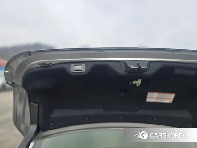 Lexus ES300h 7th generation 2021 Серебряный из Кореи, фото 5