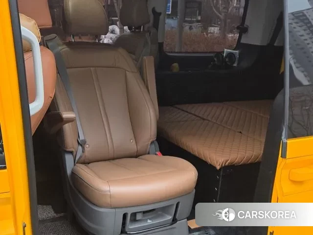 Hyundai Staria 2021 Желтый из Кореи, фото 5