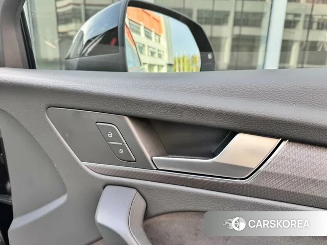 Audi Q5L Sportback 2023 Черный из Китая, фото 5