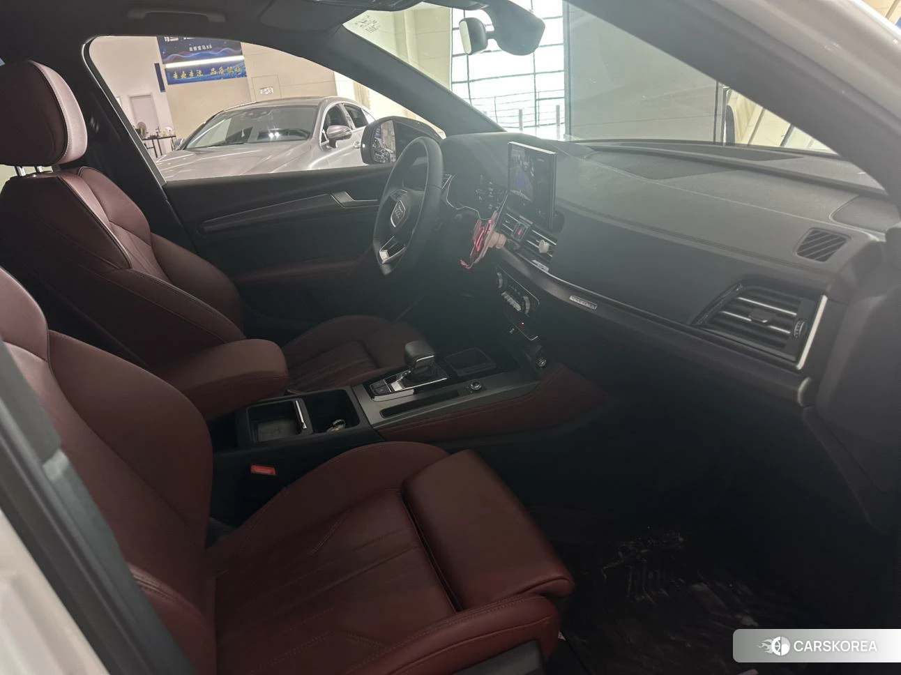 Audi Q5L 2023 Белый из Китая, фото 5