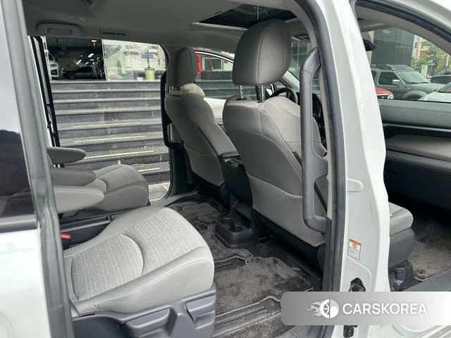 Toyota Saina 2024 Белый из Китая, фото 5