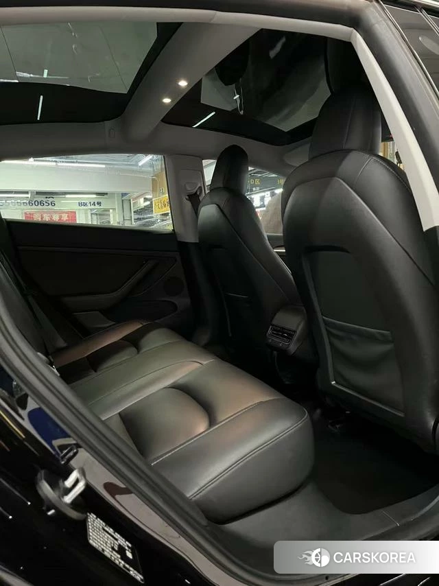 Tesla Model 3 2023 Черный из Китая, фото 5