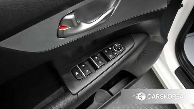 Kia The New K3 2nd generation 2021 Белый из Кореи, фото 5