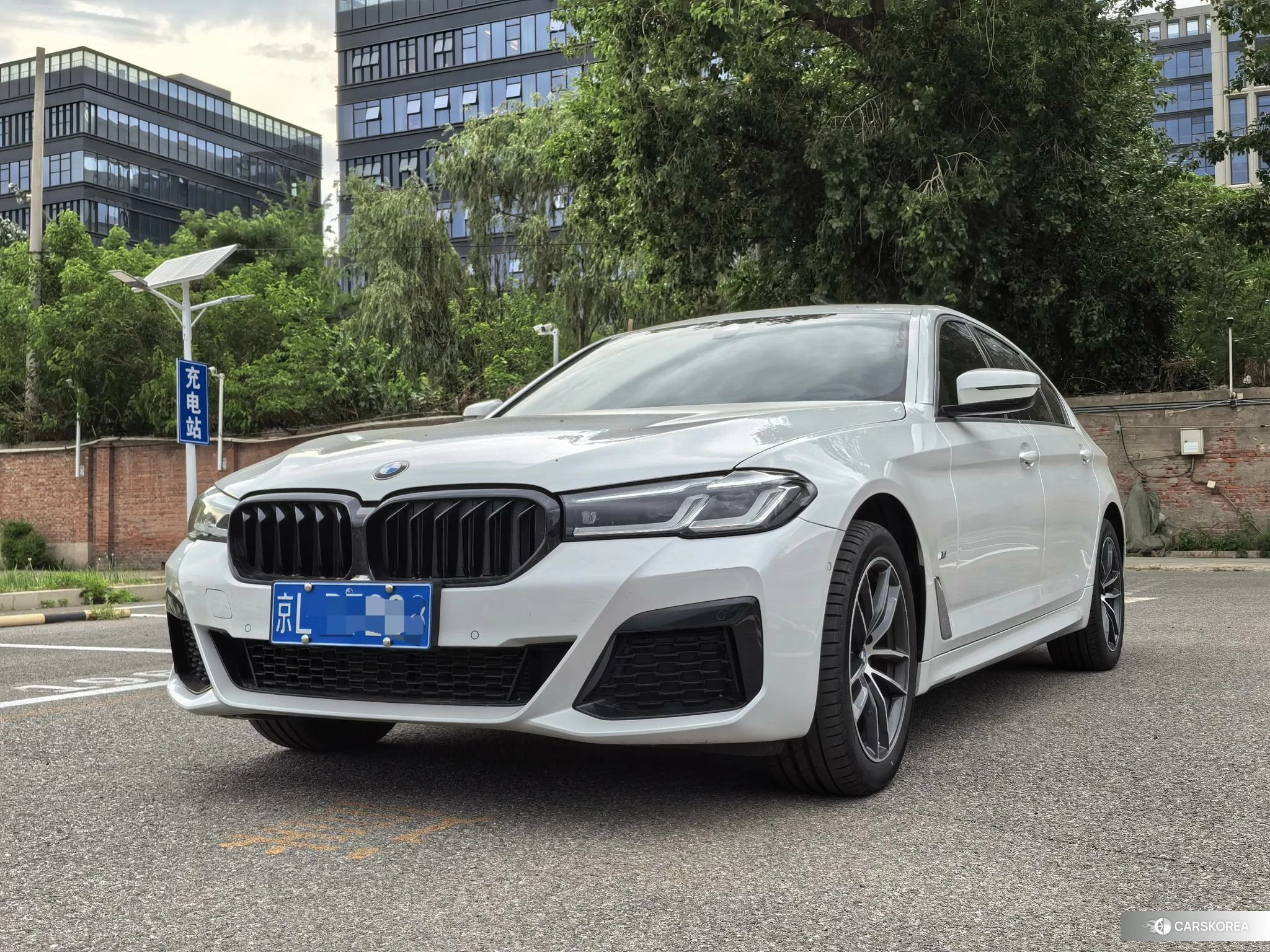 BMW 5 series 2022 Белый из Китая, фото 5