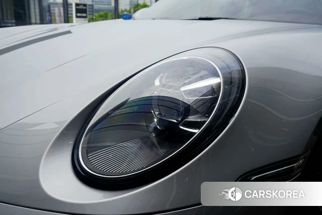 Porsche 911 2023 Серебристо-серый из Китая, фото 5