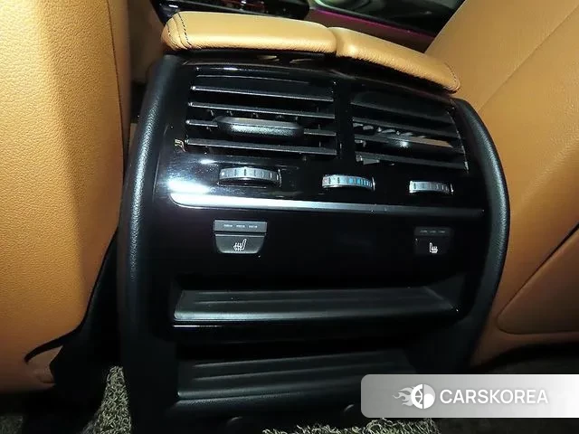 BMW 5 Series (G30) 2018 Белый из Кореи, фото 5