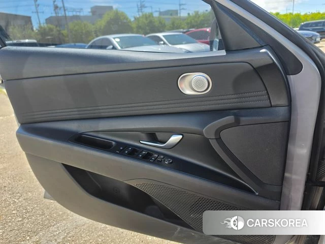 Hyundai Avante Hybrid (CN7) 2022 Серебристо-серый из Кореи, фото 5