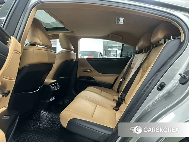 Lexus ES 2022 Серебристо-серый из Китая, фото 5