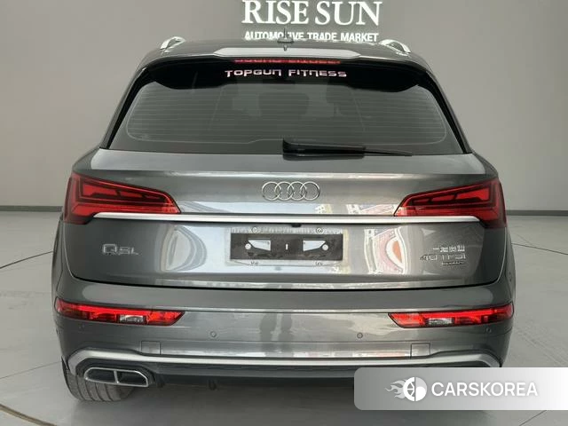 Audi Q5L 2022 Темно-серый из Китая, фото 5