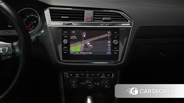 Volkswagen Tiguan second Generation 2018 Белый из Кореи, фото 5