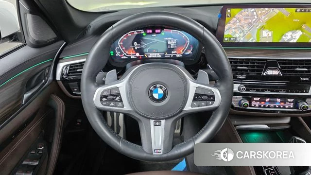 BMW 5 Series (G30) 2021 Белый из Кореи, фото 5