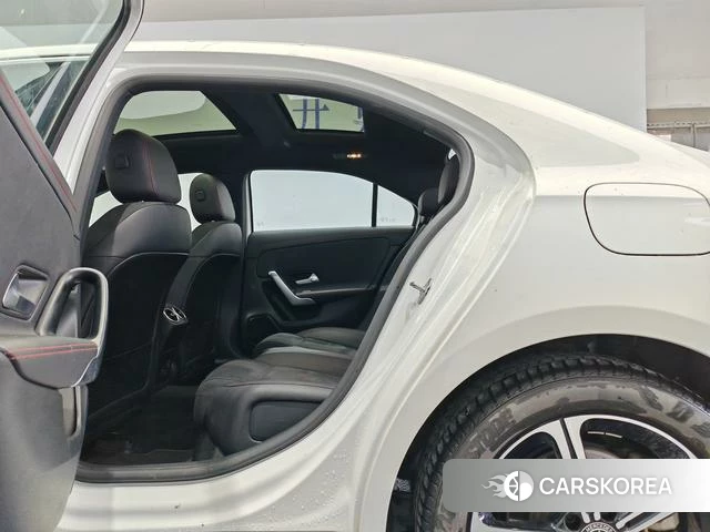 Mercedes-Benz Class A 2023 Белый из Китая, фото 5