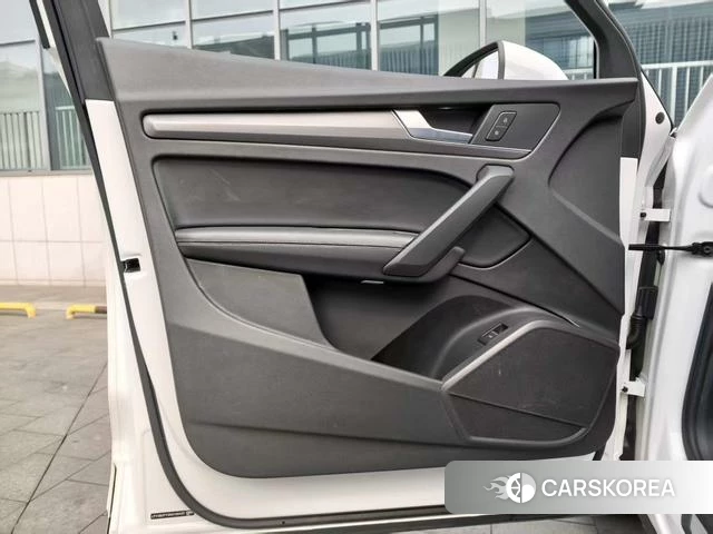 Audi Q5L 2022 Белый из Китая, фото 5