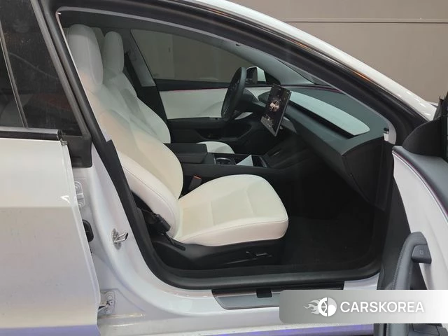 Tesla Model 3 2024 Белый из Кореи, фото 5