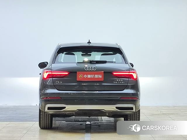 Audi Q3 2022 Темно-серый из Китая, фото 5