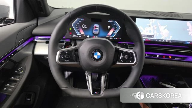 BMW 5 Series (G60) 2025 Цвет галактики из Кореи, фото 5