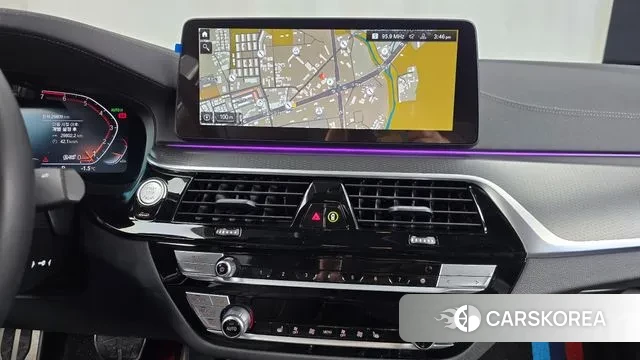 BMW 5 Series (G30) 2022 Белый из Кореи, фото 5