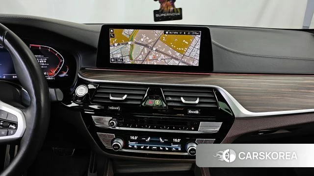 BMW 5 Series (G30) 2020 Белый из Кореи, фото 5