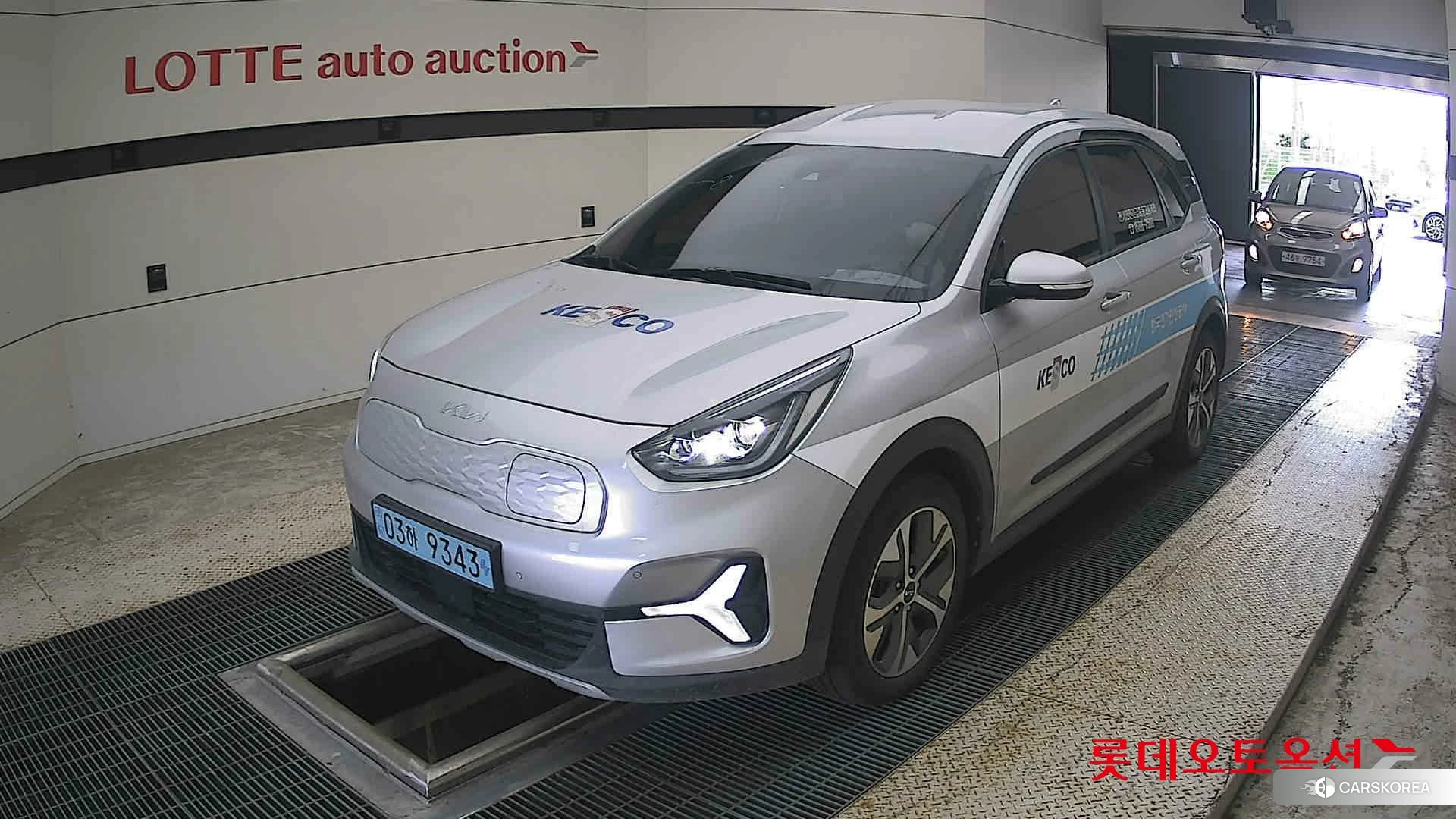 Kia Niro Plus 2023 Sparkling Silver из Кореи, фото 5
