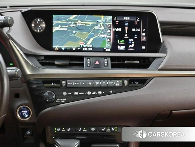Lexus ES300h 7th generation 2019 Серебристо-серый из Кореи, фото 5