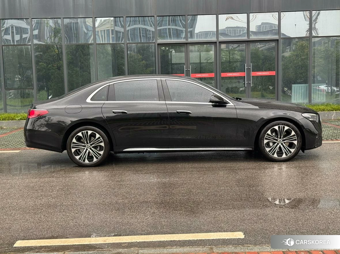 Mercedes-Benz E-class 2026 Черный из Китая, фото 5