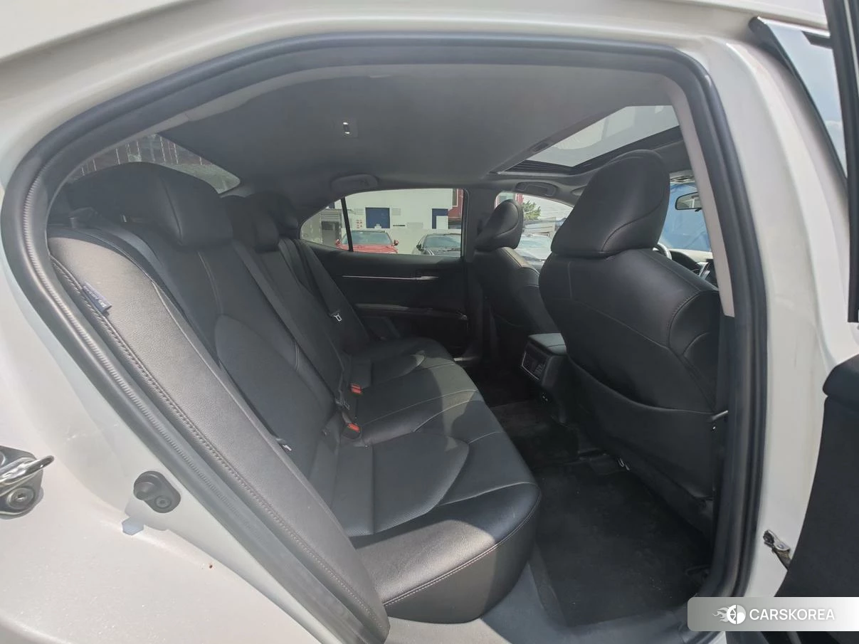 Toyota Camry 2021 Белый из Китая, фото 5