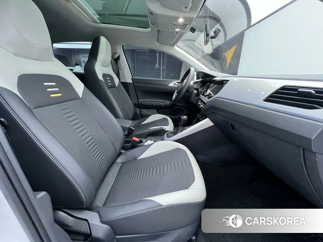 Volkswagen Polo 2022 Белый из Китая, фото 5
