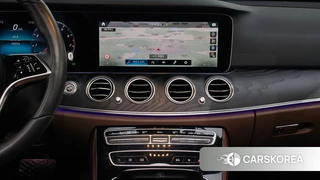 Mercedes-Benz E-Class W213 2022 Белый из Кореи, фото 5