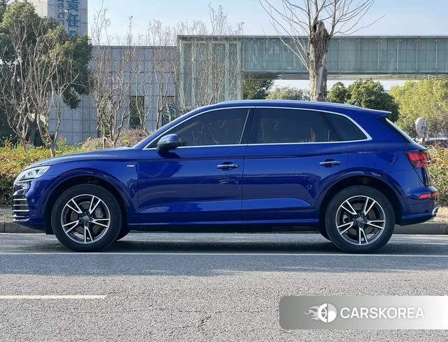 Audi Q5L 2019 Синий из Китая, фото 5