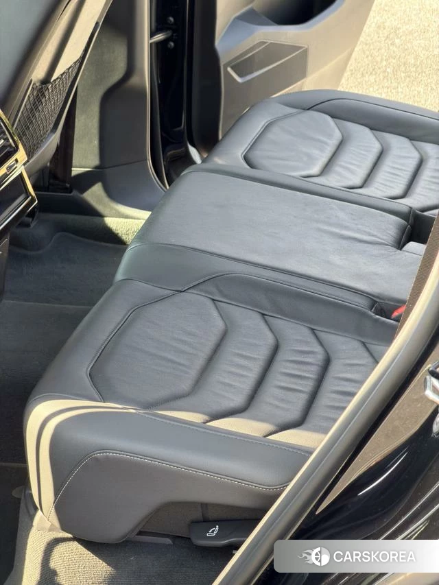 Volkswagen Touareg 2022 Черный из Китая, фото 5