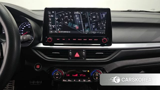 Kia The New K3 2nd generation 2023 Белый из Кореи, фото 5