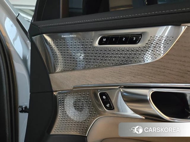 Volvo XC90 second Generation 2025 Серебристо-серый из Кореи, фото 5