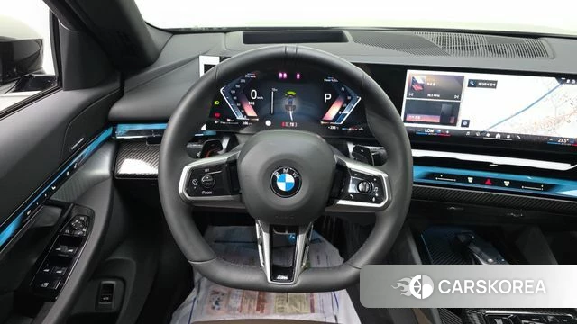 BMW 5 Series (G60) 2025 Серый из Кореи, фото 5