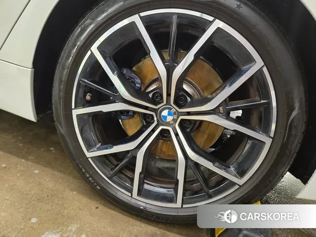 BMW 5 Series (G30) 2021 Белый из Кореи, фото 5