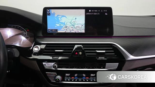 BMW 5 Series (G30) 2021 Белый из Кореи, фото 5