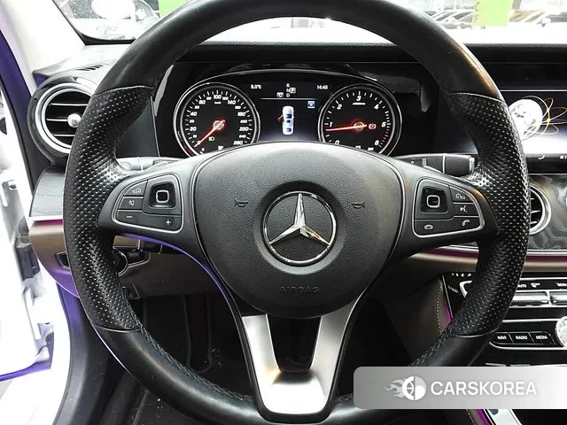 Mercedes-Benz E-Class W213 2018 Белый из Кореи, фото 5