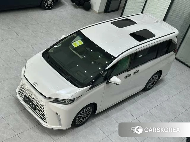 Lexus LM 2026 Белый из Китая, фото 5