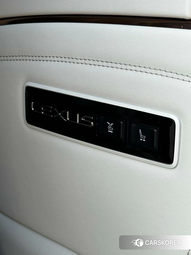 Lexus LM 2025 Черный из Китая, фото 5