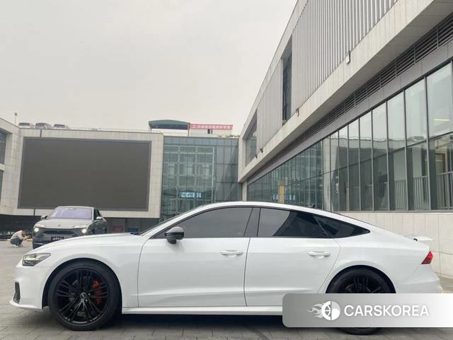 Audi A7 2022 Белый из Китая, фото 5